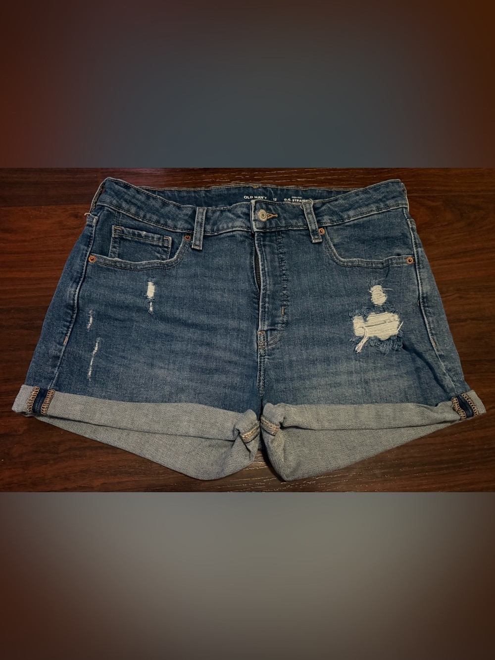 Old Navy Distressed Rolled-Hem Cropped Denim Shorts in Blue